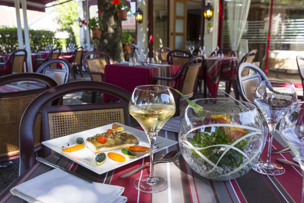 Auberge De La Terrasse Villersexel Ngoại thất bức ảnh