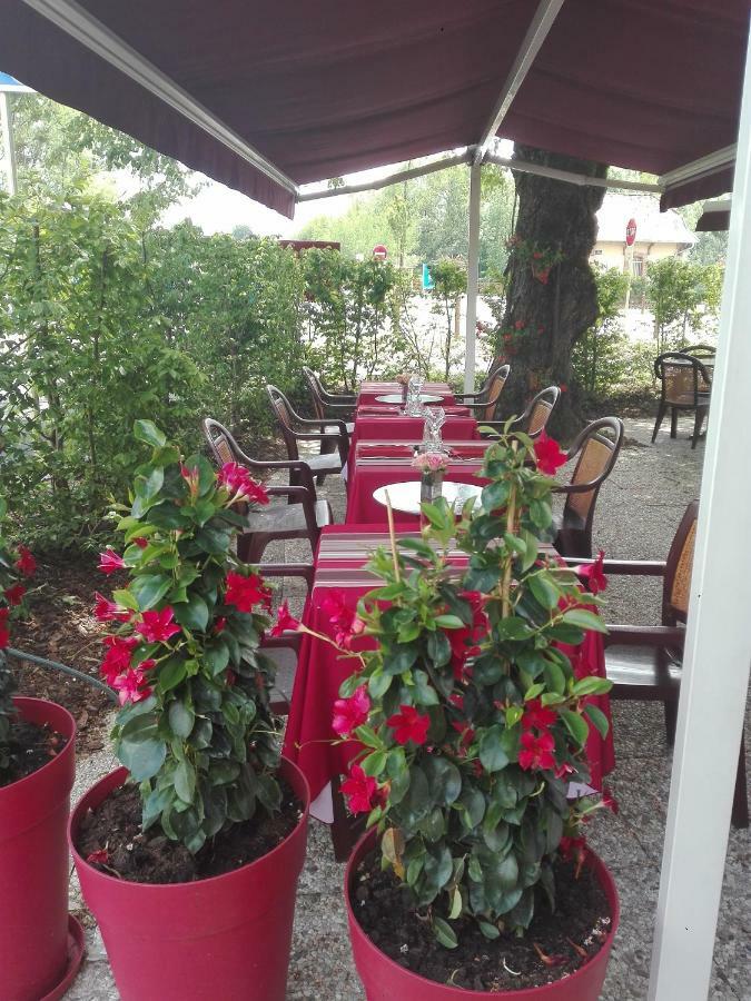 Auberge De La Terrasse Villersexel Ngoại thất bức ảnh